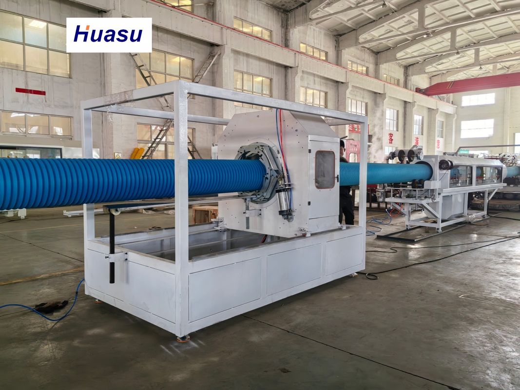 Çift katmanlı spiral eş ekstrüzyon ve iç soğutma sistemi ile 32-1600mm renkli drenaj boruları için PVC boru ekstrüzyon hattı