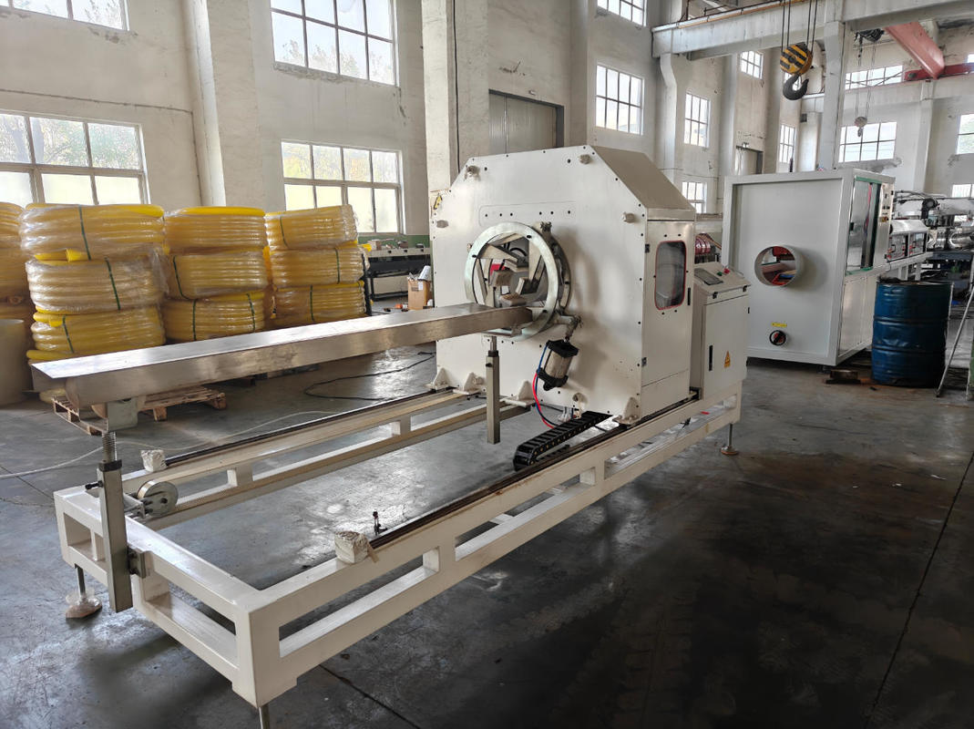 38CrMoAlA Namlulu Malzeme ile Tek Duvarlı Oluklu Boru Ekstrüzyon Hattı, 15m/dak Maksimum Çıkış Hızı ve 75-250mm Özellikleri