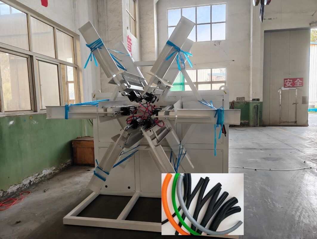 48 Kalıp Adetine Sahip Çift Duvarlı Oluklu Boru Ekstrüzyon Hattı ve Yüksek Verimli Üretim için Siemens PLC Kontrolü