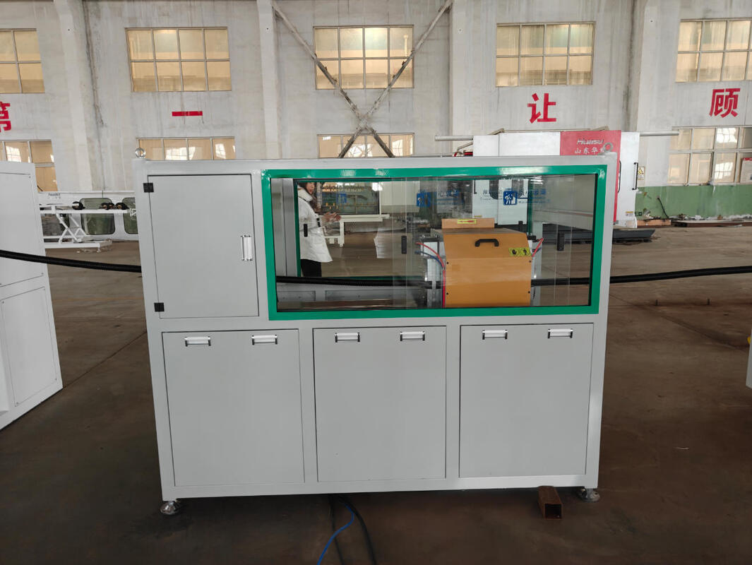 Tam Otomatik Tek Duvarlı Dalgalanmış Boru Ekstrüzyon Liniyası, 40-80kg/saat çıkış ve Su Soğutma Sistemi