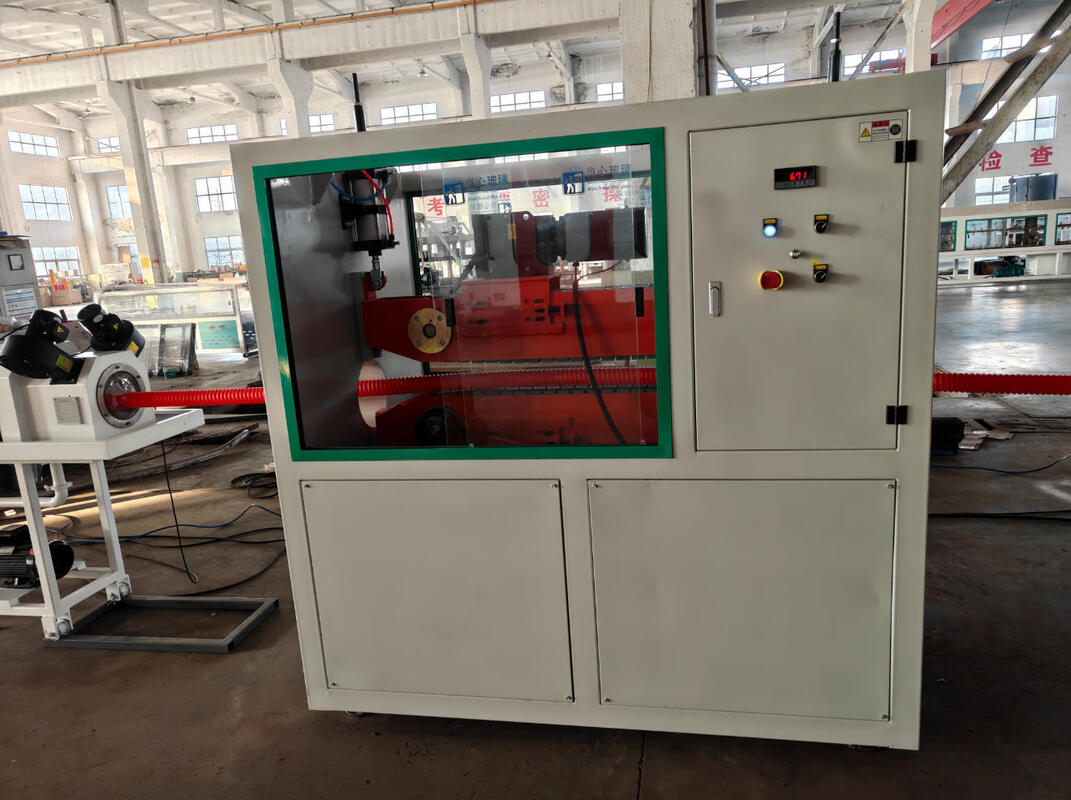 Endüstriyel kullanım için LD oranı 33 38 40 ile otomatik yüksek hassasiyetli tek duvarlı dalgalanmış boru çıkartma makinesi