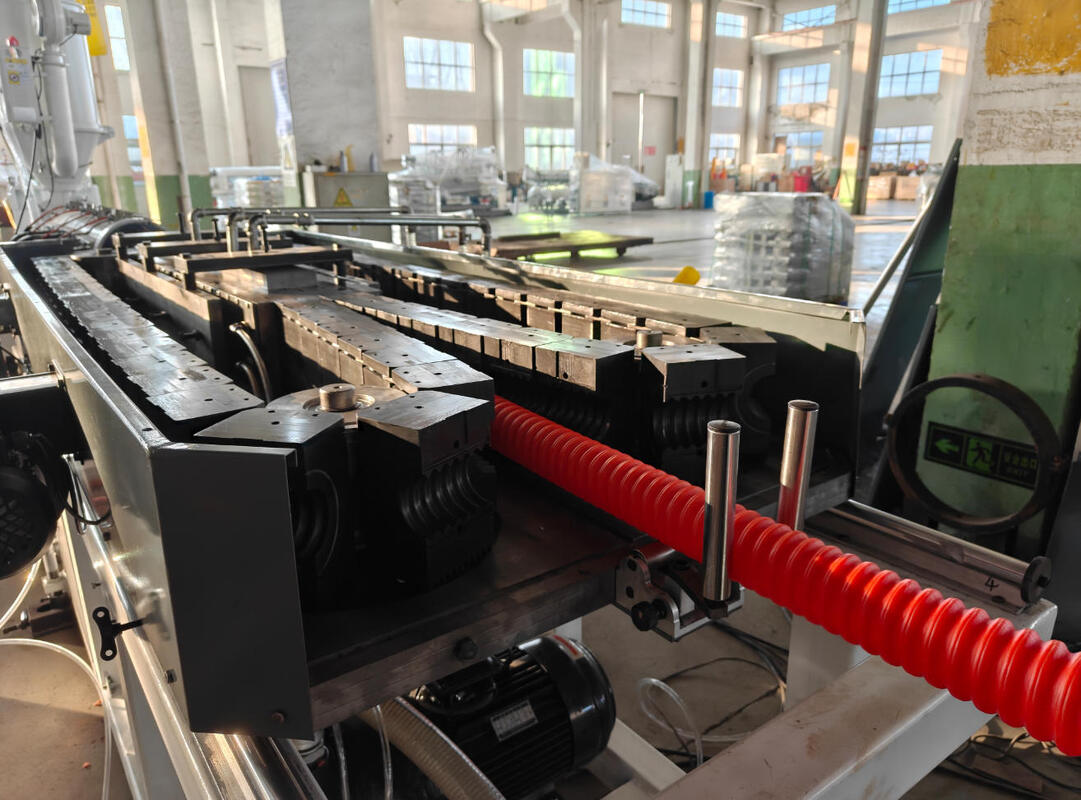 Siemens Frekans Kontrollü ve Kovan Vida Sertliği HV>740 Olan Çift Katmanlı Oluklu Boru Ekstrüzyon Hattı (PE Boru Üretimi İçin)