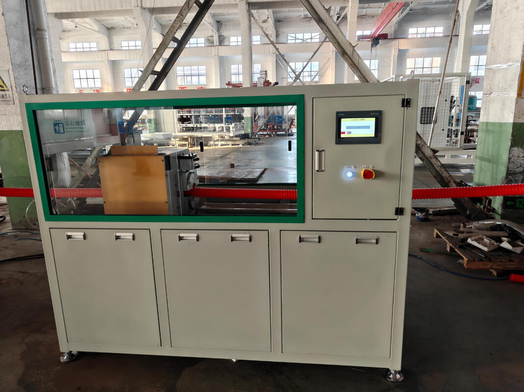 Siemens Frekans Kontrollü Çift Duvarlı Oluklu Boru Ekstrüzyon Hattı HV>740 Silindir Vida ve 20CrMnTi Dişli Malzemesi