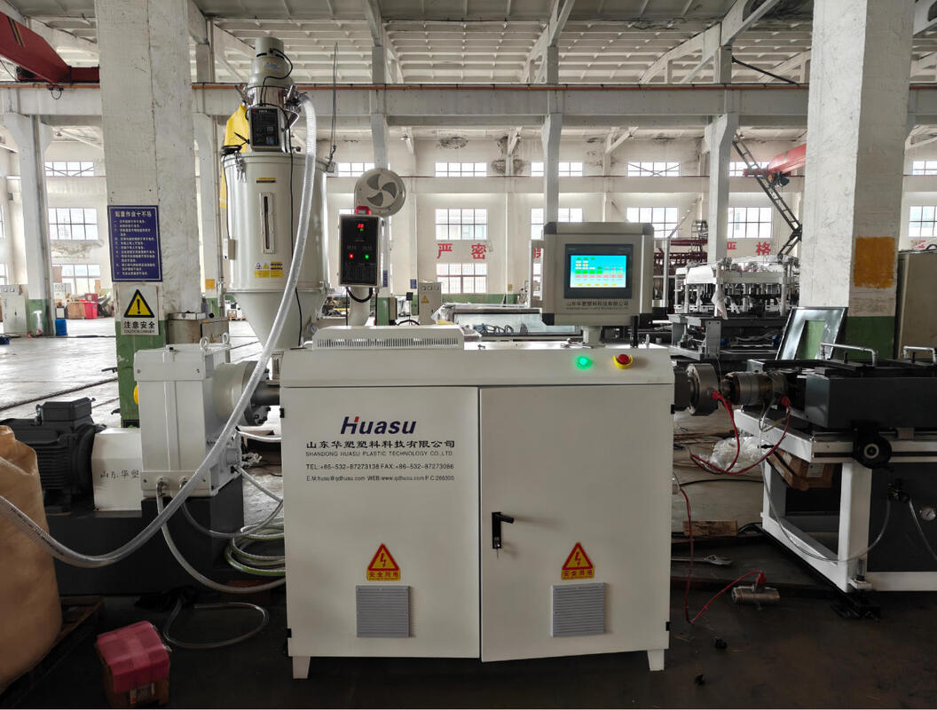 HV740 Namlu Vida Siemens Frekans Kontrol Cihazı ve 20CrMnTi Dişli Malzemesi ile Çift Duvarlı Oluklu Boru Ekstrüzyon Makinesi