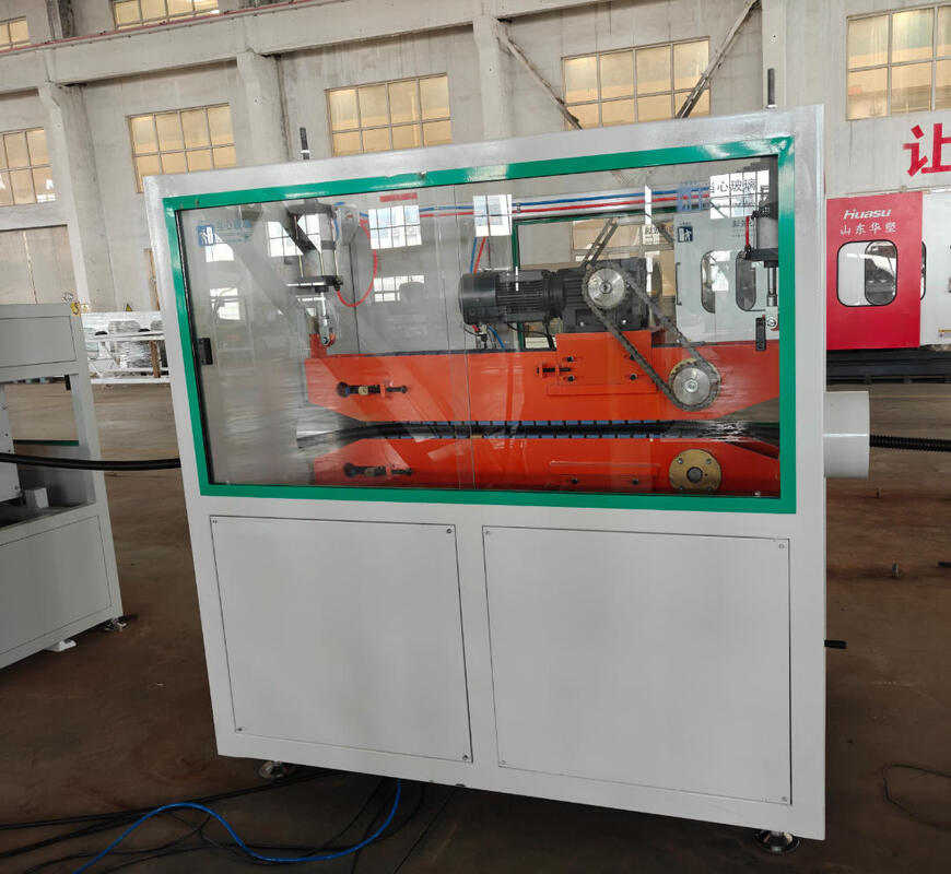 Siemens Ana Elektrik Parçalı, 20CrMnTi Dişli Malzemeli ve HV>740 Namlu Vidasına Sahip Çift Duvarlı Oluklu Boru Ekstrüzyon Hattı