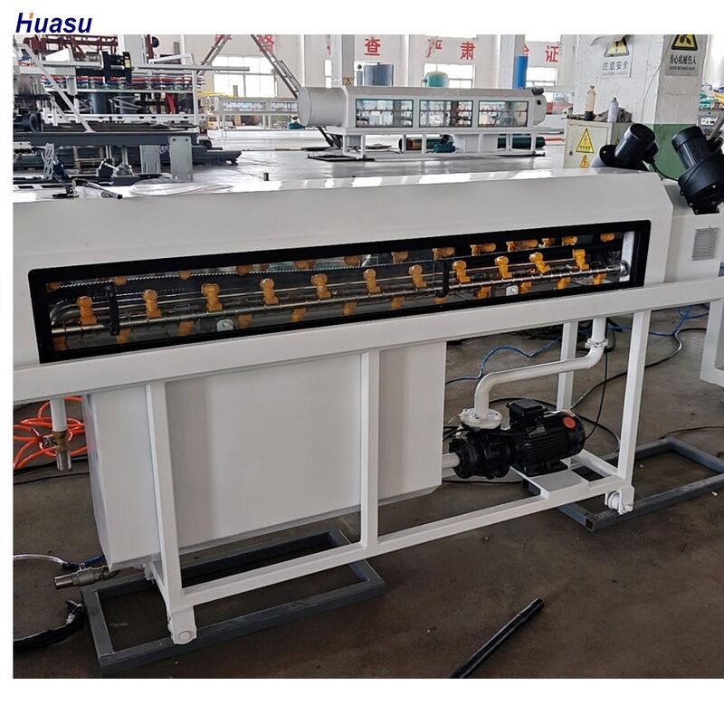 Siemens Ana Elektrik Parçalı, 20CrMnTi Dişli Malzemeli ve HV>740 Namlu Vidasına Sahip Çift Duvarlı Oluklu Boru Ekstrüzyon Hattı