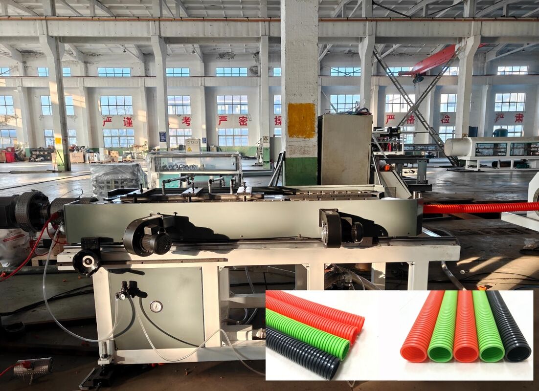 Siemens Schneider Ana Elektrik PLC Uzaktan Kumandalı ve 38CrMoAlA Namlu Malzemeli Tek Cidarlı Oluklu Boru Ekstrüzyon Hattı